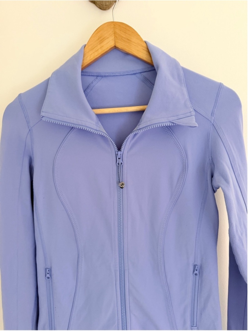 Lululemon Define Jacket Luon Lavender Blue Thumbholes Size 6 - Picture 3 of 10